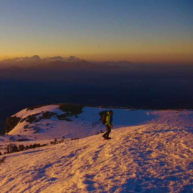 ciaspolate-al-tramonto-in-abruzzo-su-maiella-e-gran-sasso